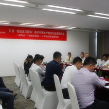 云銷售領(lǐng)未來 惠州'經(jīng)紀(jì)云共同體'行業(yè)峰會隆重舉行，共探房地產(chǎn)經(jīng)紀(jì)服務(wù)新篇章